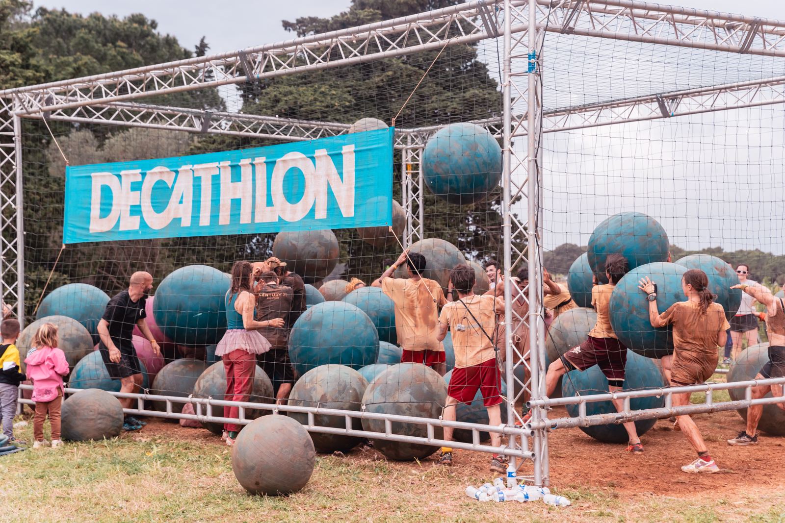 Participants de La Ruée des Fadas en action, photo 3